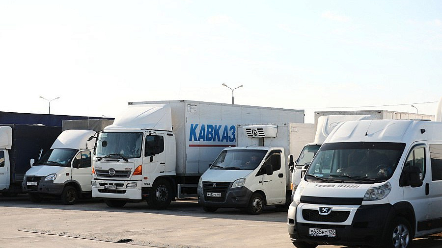 Перед Керченской переправой со стороны Краснодарского края образовалась очередь из 135 фур и 9 автобусов