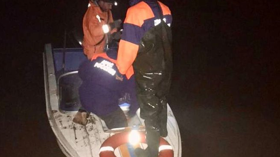 В Адыгее лодку с охотниками ночью отнесло на 2 километра от берега